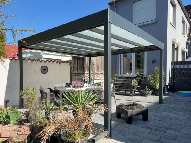 Elegantes Terrassendach mit Verbundsicherheitsglas in Witzenhausen
